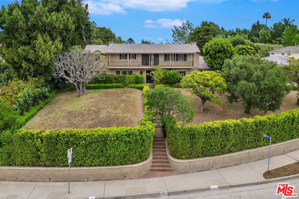 Photo of 570 S Beverly Glen Boulevard, Los Angeles, CA 90024 (MLS # 25551245)