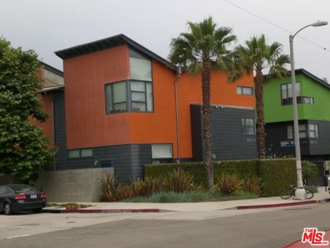 Photo of 800 Hampton Drive #H, Venice, CA 90291 (MLS # 25612703) Photo of 800 Hampton Drive #H, Venice, CA 90291 (MLS # 25612703)