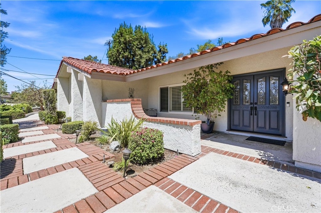 2101 Pioneer Avenue