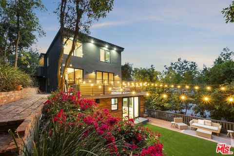 Photo of 12220 Benmore Terrace, Los Angeles, CA 90049 (MLS # 26774151)