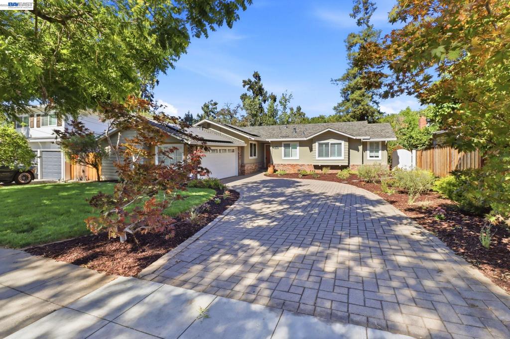 1654 Creek Dr