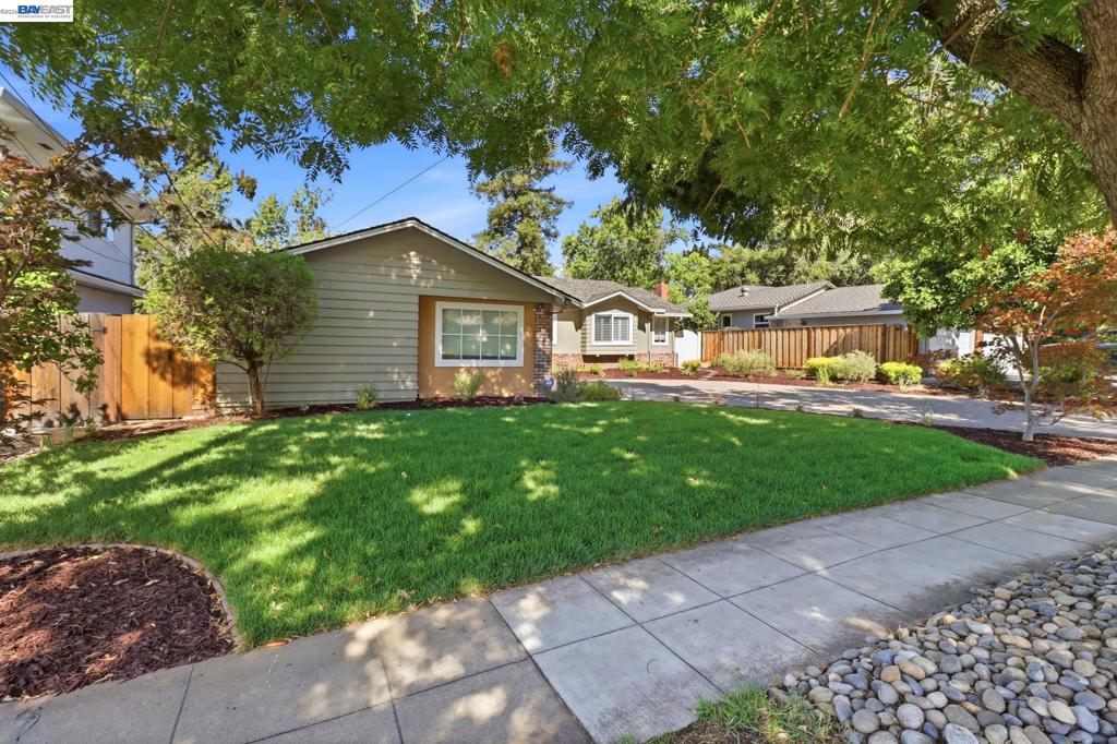 1654 Creek Dr