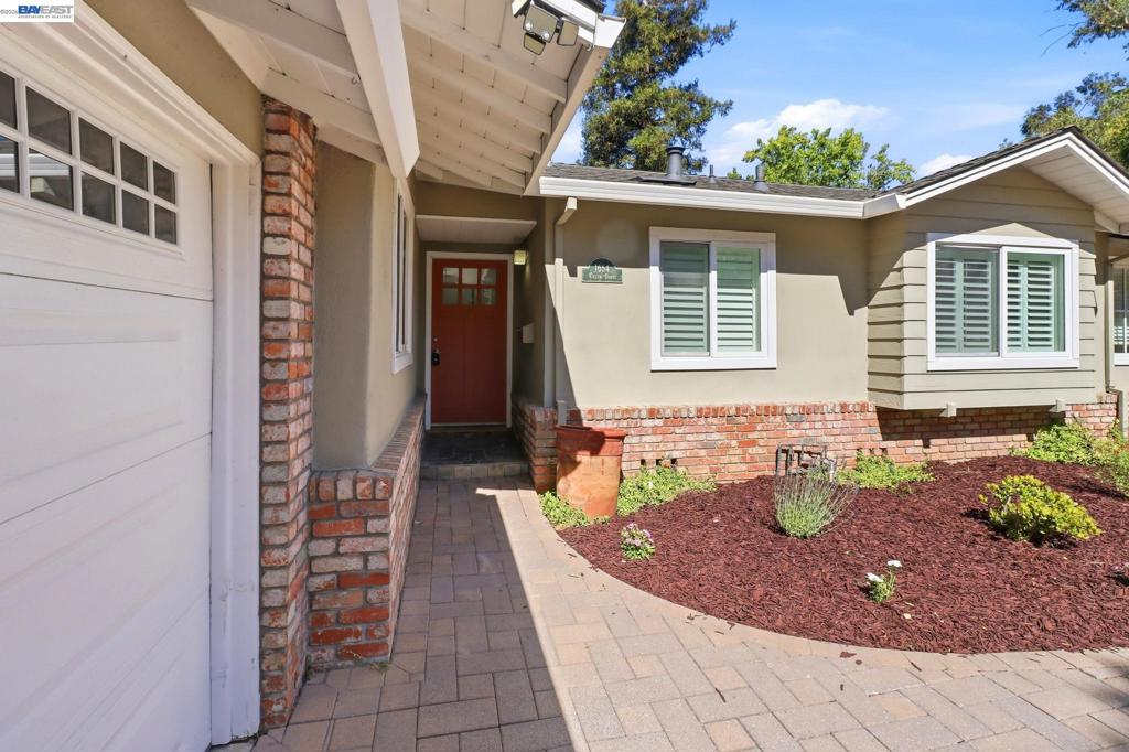 1654 Creek Dr
