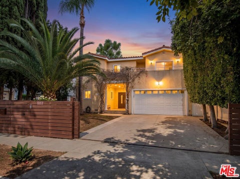 Photo of 4343 Shadyglade Avenue, Studio City, CA 91604 (MLS # 26847191)