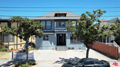 Photo of 1978 Bonsallo Avenue, Los Angeles, CA 90007 (MLS # 26847235)