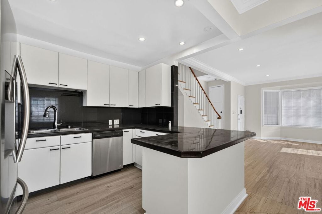 Photo of 215 S Gale Drive #Unit B, Beverly Hills, CA 90211 (MLS # 26997827)