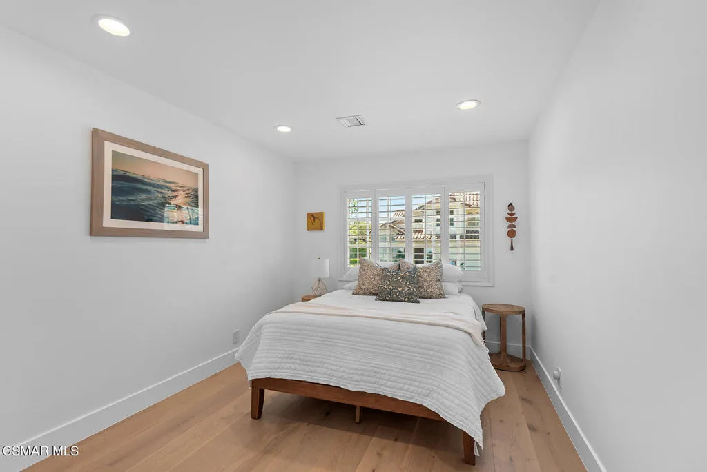 Westlake Village, California 91362, United States, 4 Bedrooms Bedrooms, ,3 BathroomsBathrooms,Residential,Active,142650