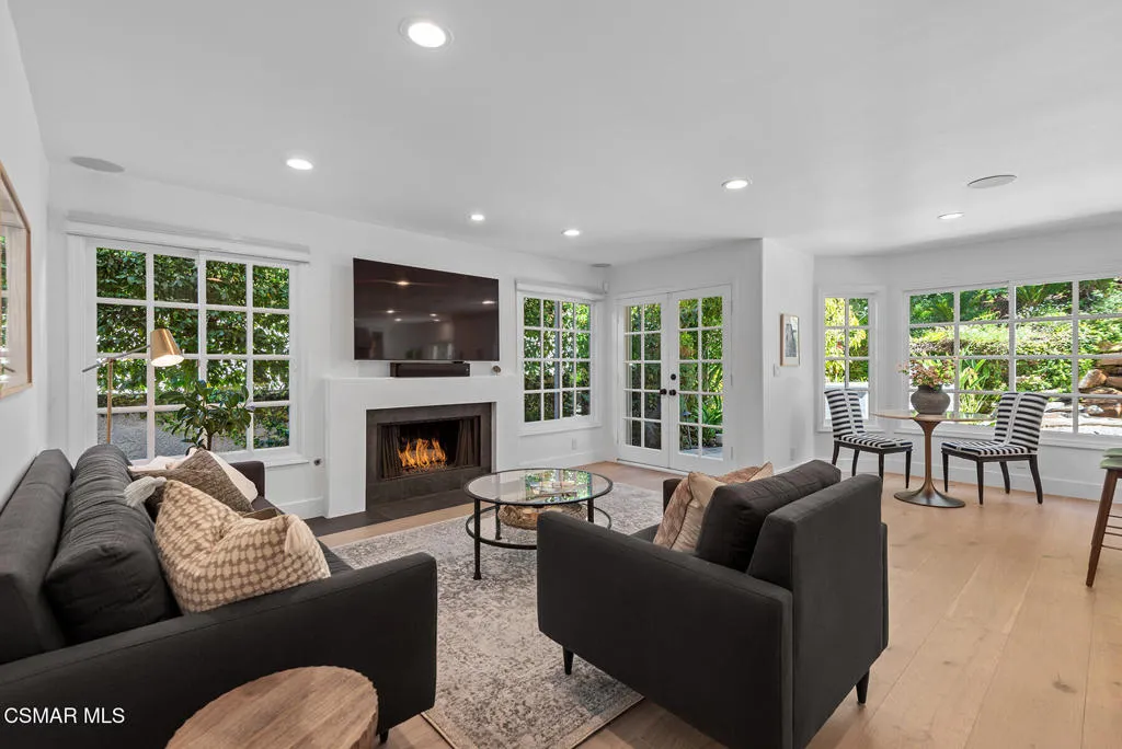 Westlake Village, California 91362, United States, 4 Bedrooms Bedrooms, ,3 BathroomsBathrooms,Residential,Active,142650