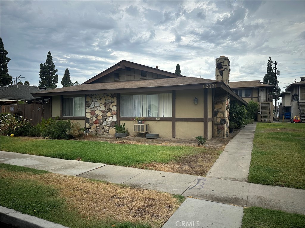 4-Plex For Sale in Garden Grove. Unit A and D have newer vinyl floors in 2023. Partial newer water pipe in 2017. Unit A Rent: $2000 Per Month. Unit B Rent: $1895 Per Month. Unit C Rent: $1700 Per Month. Unit D Rent: $2295 Per Month.