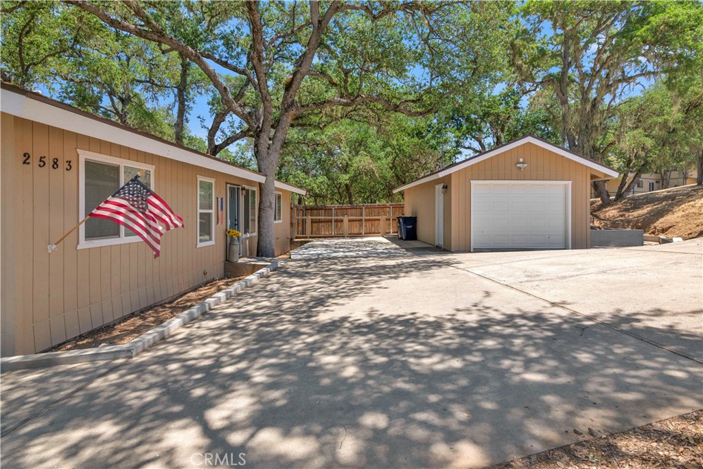 2583 Oak Shores Drive
