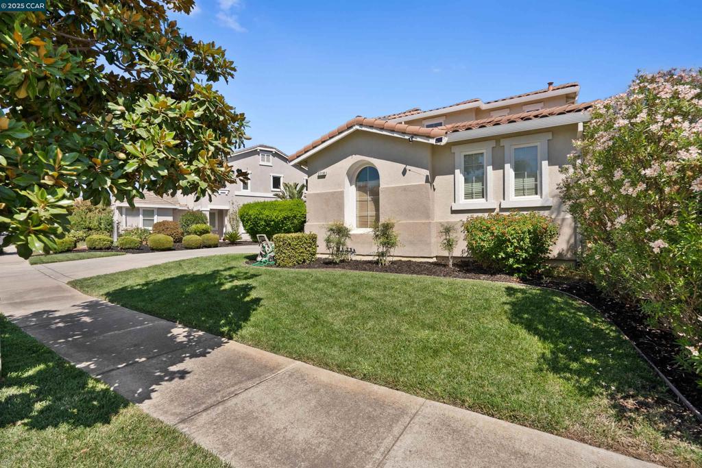 2710 Presidio