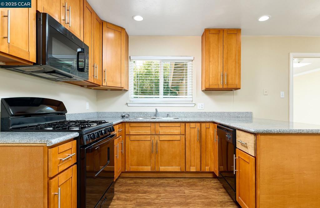 345 Swan Way