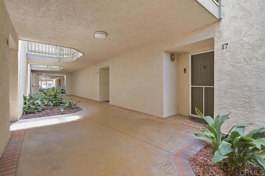 1040 E Washington Avenue 17, Escondido CA 92025