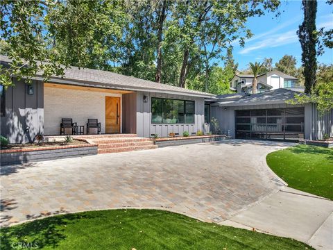 4830 Hasekian Drive Tarzana CA 91356