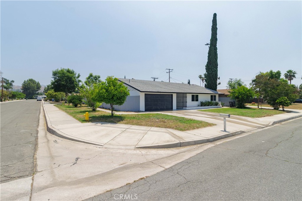 25411 Cottage Avenue