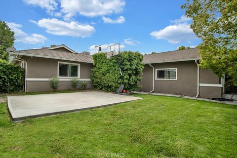 Photo of 23812 Calvert, Woodland Hills, CA 91367 (MLS # SR25251350)