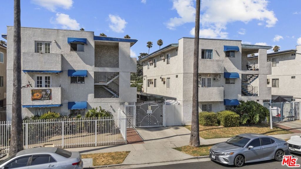 Discover this spacious first-level 1-bedroom, 1-bath apartment offering approximately 600sq ft of comfortable living space in the heart of Van Nuys. Featuring an open floor plan with abundant natural light, this home is enhanced by sleek laminate flooring throughout. The bright and airy living areas provide a welcoming atmosphere, while the well-designed layout offers both functionality and comfort. Enjoy the convenience of 1 assigned parking space and a prime location close to shopping, dining, and public transportation. A perfect blend of space, style, and accessibility!