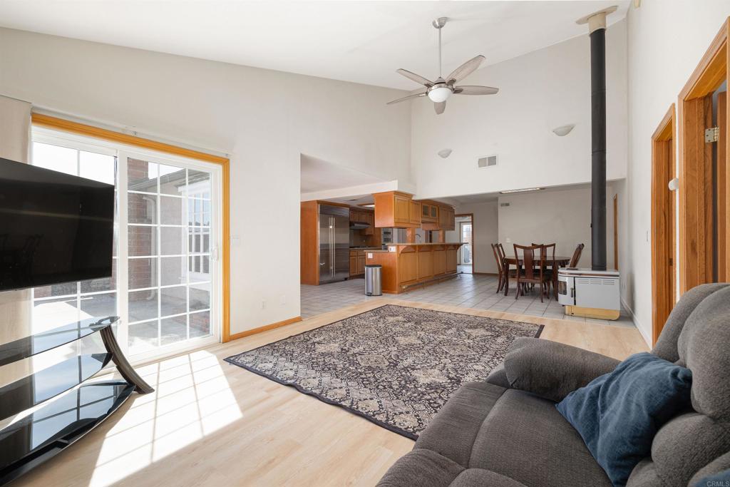 1010 Ellen Lane