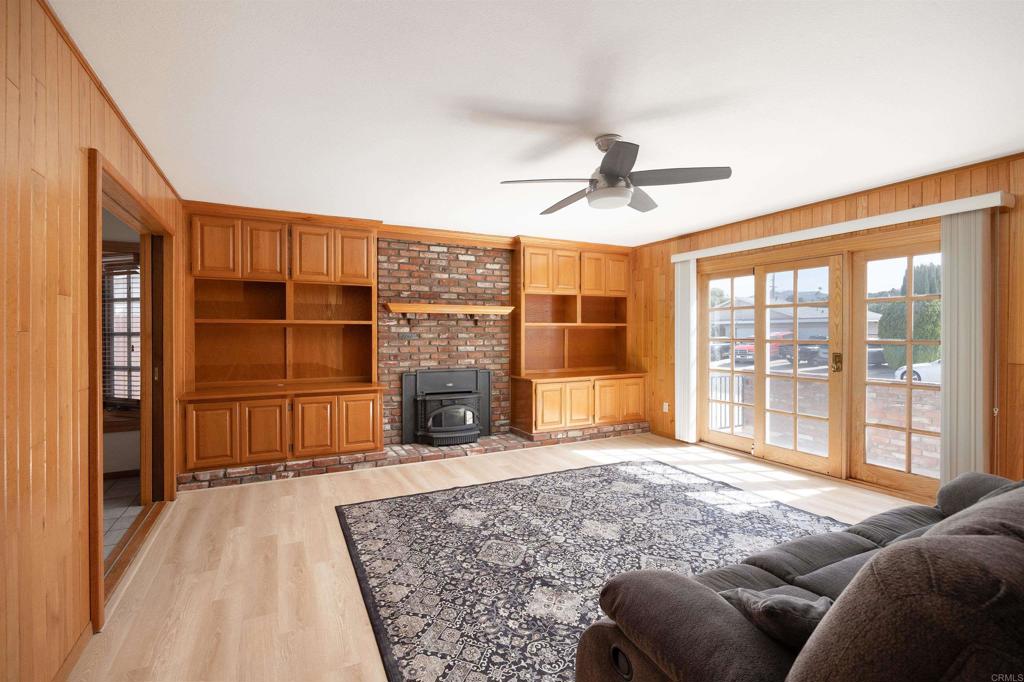 1010 Ellen Lane