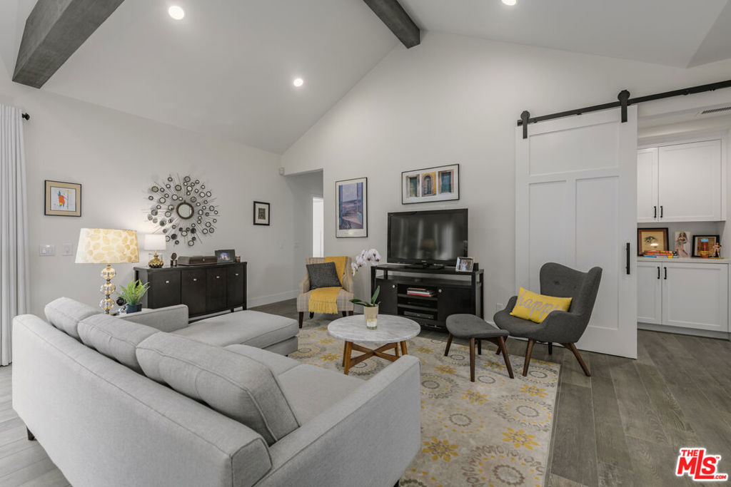 4715 Bellflower Avenue