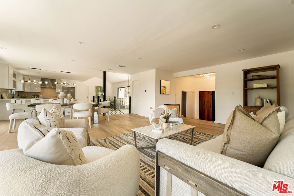 11587 Sunshine Terrace