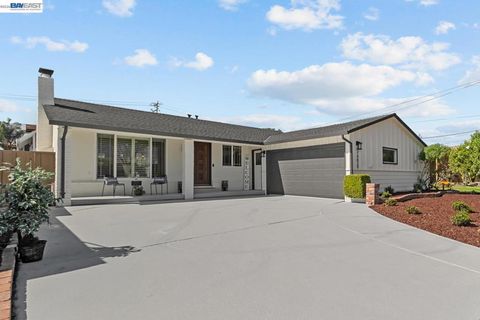 Photo of 24839 24839 Townsend Ave Ave, Hayward, CA 94544 (MLS # 41126651)