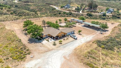 Photo of 34554 Koontz Road, Agua Dulce, CA 91390 (MLS # SR25196070)