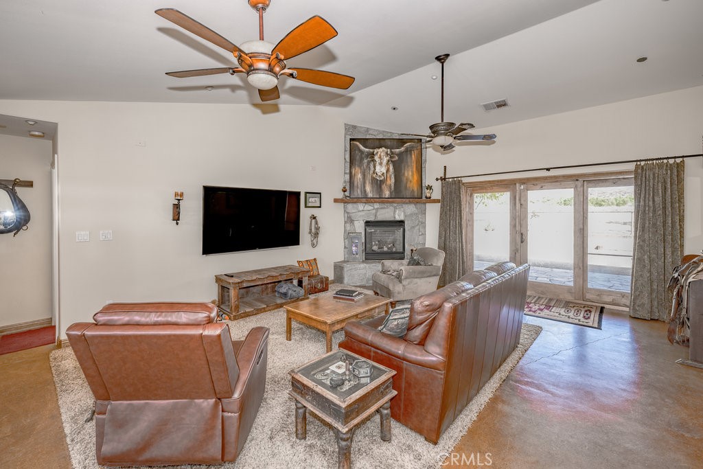 Custom Agua Dulce (CADUL) - Residential