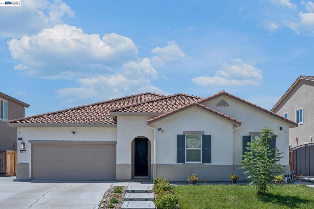 2133 Day Lily Ave