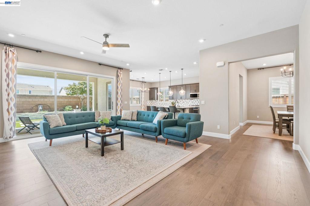 2133 Day Lily Ave
