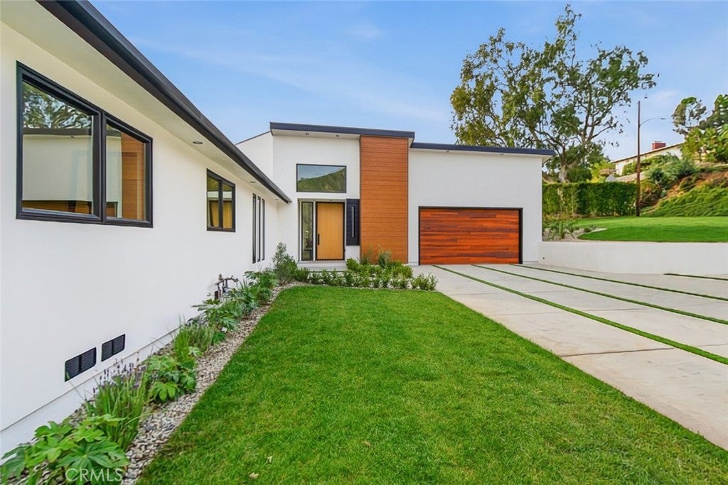 1764 E Loma Alta Dr, Altadena CA 91001