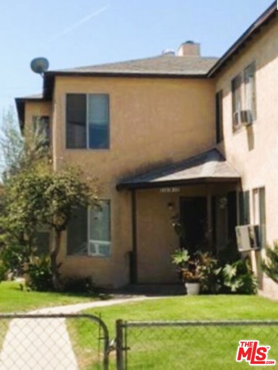We are proud to represent this well maintained 4 unit building. Located in a high-demand rental market in the desirable North Hollywood area. This income property comprises of 4 units that offer lucrative investment potential. . Some upgrades and improvements. Updated copper plumbing and electric. All units in the building offers a 2 bedrooms and 1 bathroom layout. It s ideal for investors seeking a balanced combination of immediate income and potential for value appreciation, possible development or A GREAT OWNER USER. Empty detached 2 car garage and enclosed patio ready for the new owner.