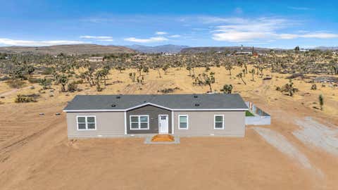 Photo of 3470 Warren Vista Avenue, Yucca Valley, CA 92284 (MLS # 219151003DA)