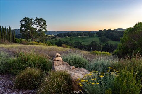 Tiny photo for 5250 Vineyard Dr, Paso Robles, CA 93446 (MLS # NS26054593)