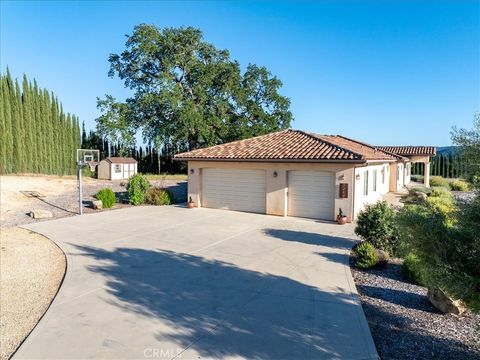 Tiny photo for 5250 Vineyard Dr, Paso Robles, CA 93446 (MLS # NS26054593)