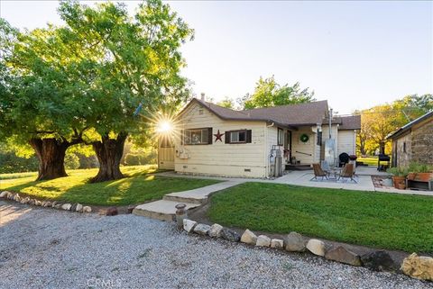 Tiny photo for 5250 Vineyard Dr, Paso Robles, CA 93446 (MLS # NS26054593)