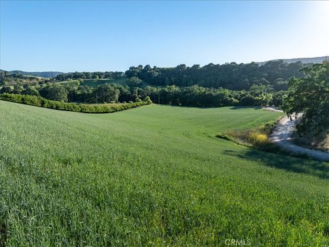 Tiny photo for 5250 Vineyard Dr, Paso Robles, CA 93446 (MLS # NS26054593)