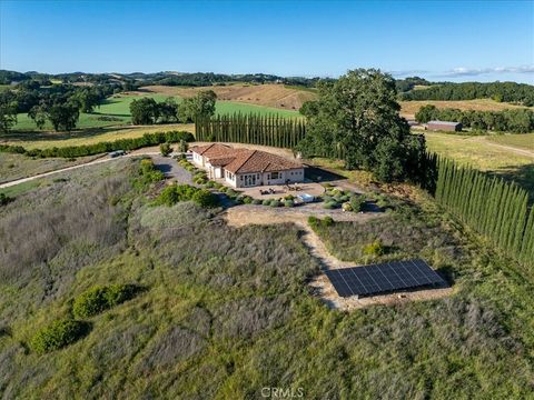 Tiny photo for 5250 Vineyard Dr, Paso Robles, CA 93446 (MLS # NS26054593)