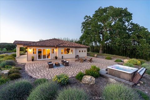 Tiny photo for 5250 Vineyard Dr, Paso Robles, CA 93446 (MLS # NS26054593)