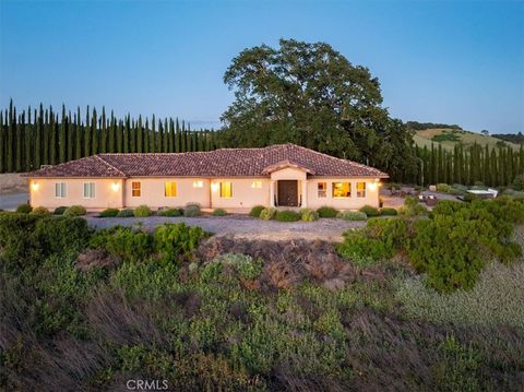 Tiny photo for 5250 Vineyard Dr, Paso Robles, CA 93446 (MLS # NS26054593)