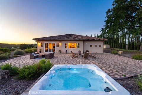 Tiny photo for 5250 Vineyard Dr, Paso Robles, CA 93446 (MLS # NS26054593)