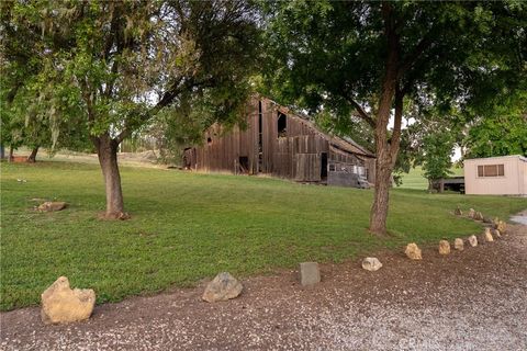 Tiny photo for 5250 Vineyard Dr, Paso Robles, CA 93446 (MLS # NS26054593)