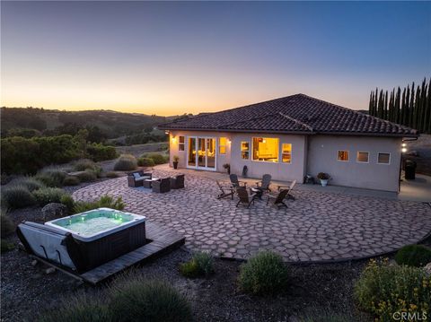 Tiny photo for 5250 Vineyard Dr, Paso Robles, CA 93446 (MLS # NS26054593)