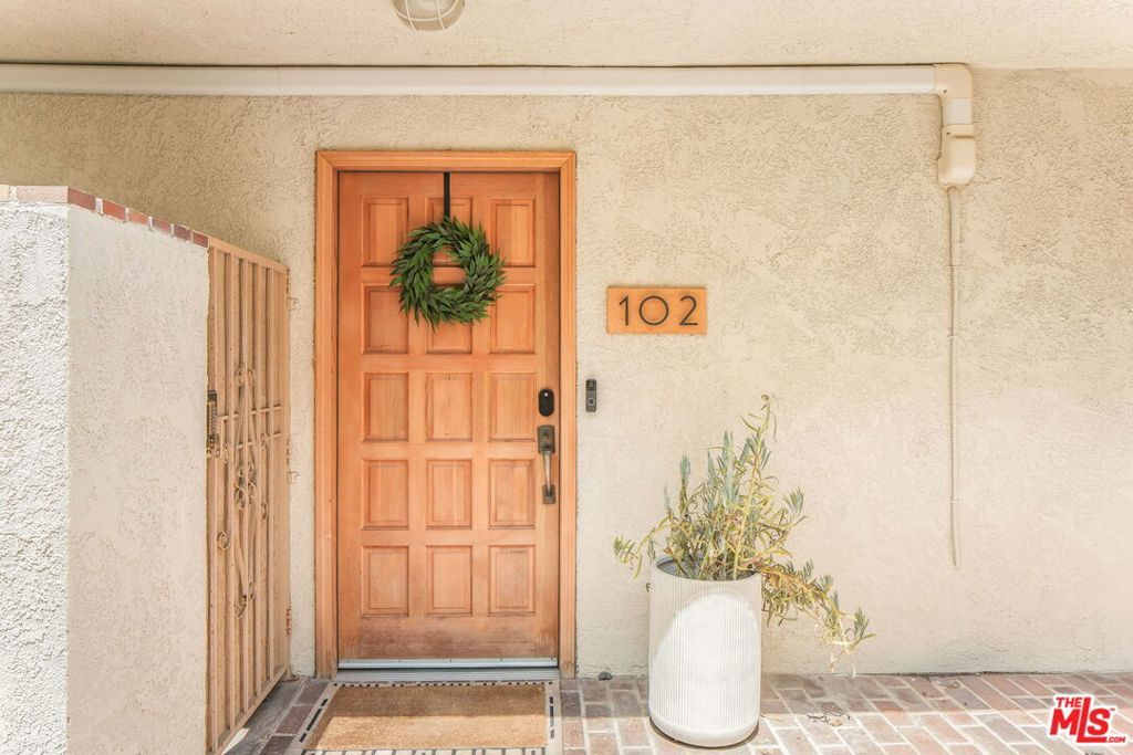 Photo of 1033 12th Street #102, Santa Monica, CA 90403 (MLS # 25589083)