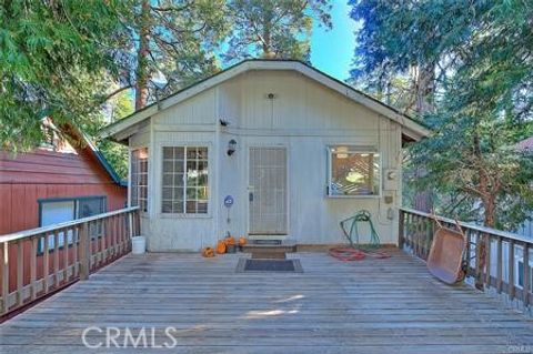 785 Woodland Crestline CA 92325