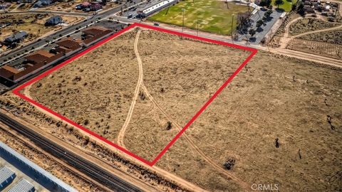 Photo of 0 Live Oak Street, Hesperia, CA 92345 (MLS # HD25264449)