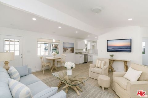 Photo of 4201 Topanga Canyon Boulevard #62, Woodland, CA 91364 (MLS # 25614803)