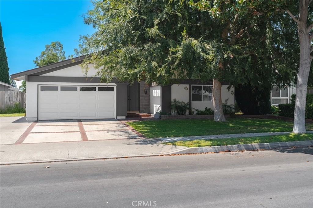1752 Green Meadow Avenue