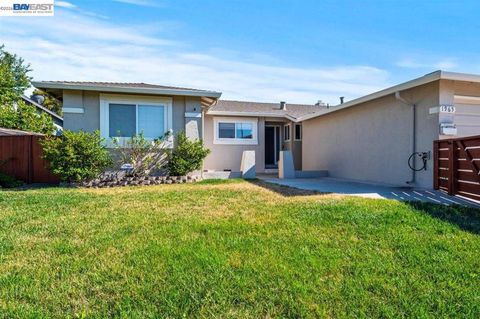 Photo of 1965 Camargo Dr Dr, San Jose, CA 95132 (MLS # 41131066)