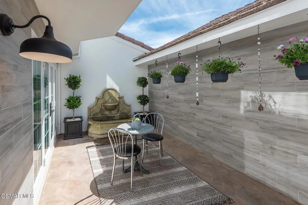 Westlake Village, California 91361, United States, 3 Bedrooms Bedrooms, ,3 BathroomsBathrooms,Residential,Active,175816